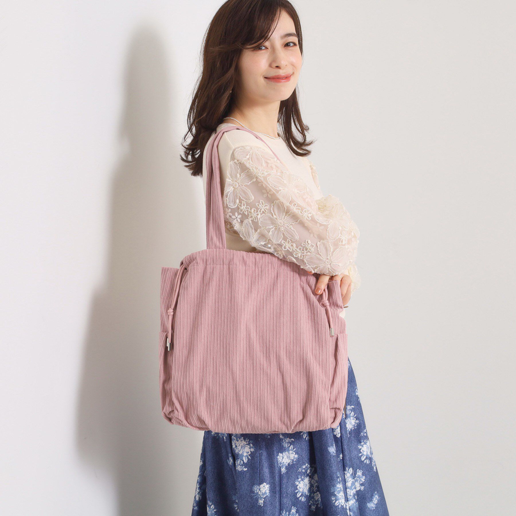 ITS&rsquo;DEMO「【A4対応】コーデュロイ巾着トート」|トートバッグ|