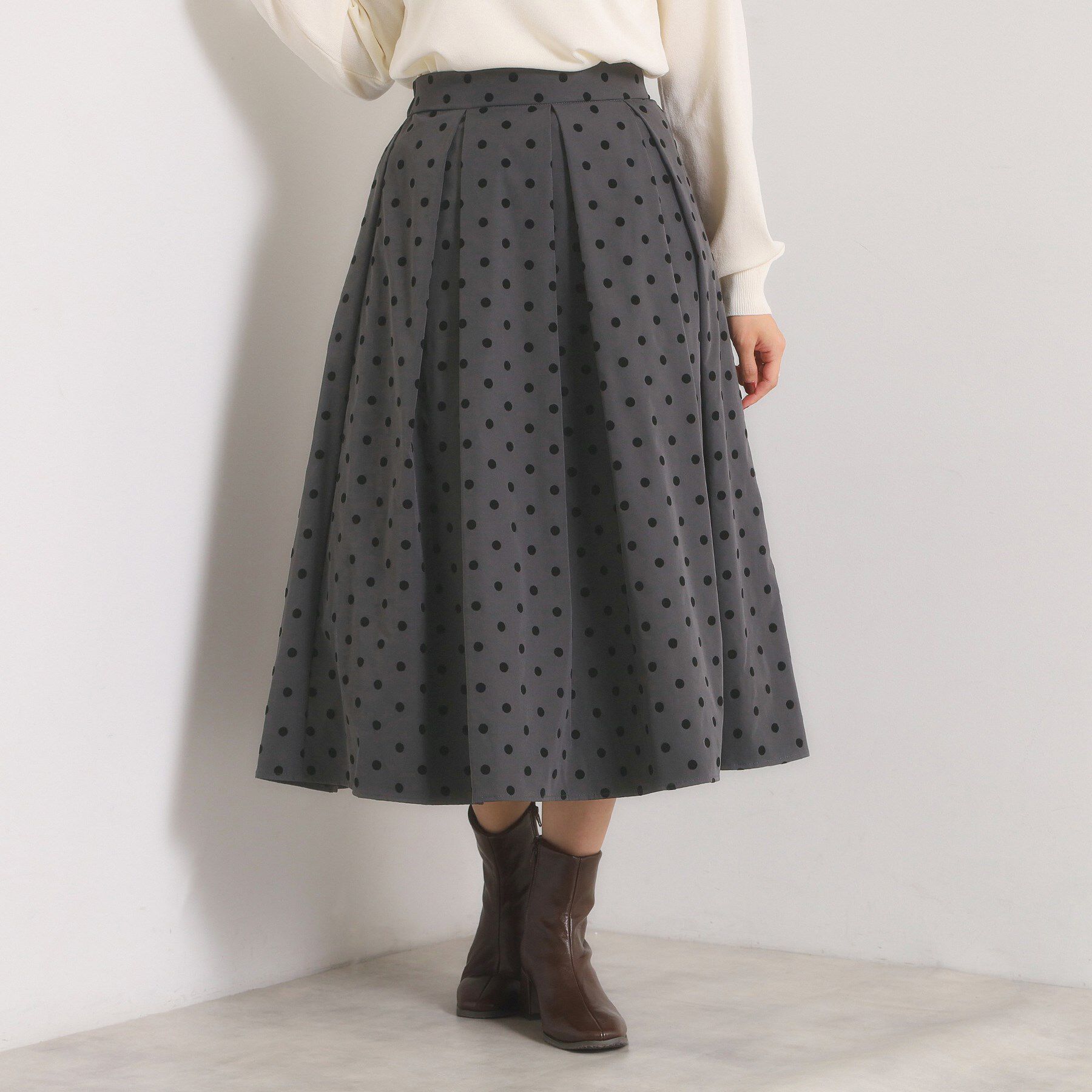 ITS&rsquo;DEMO「【手洗い可】フロッキードットスカート」|スカート|チャコールグレー(1