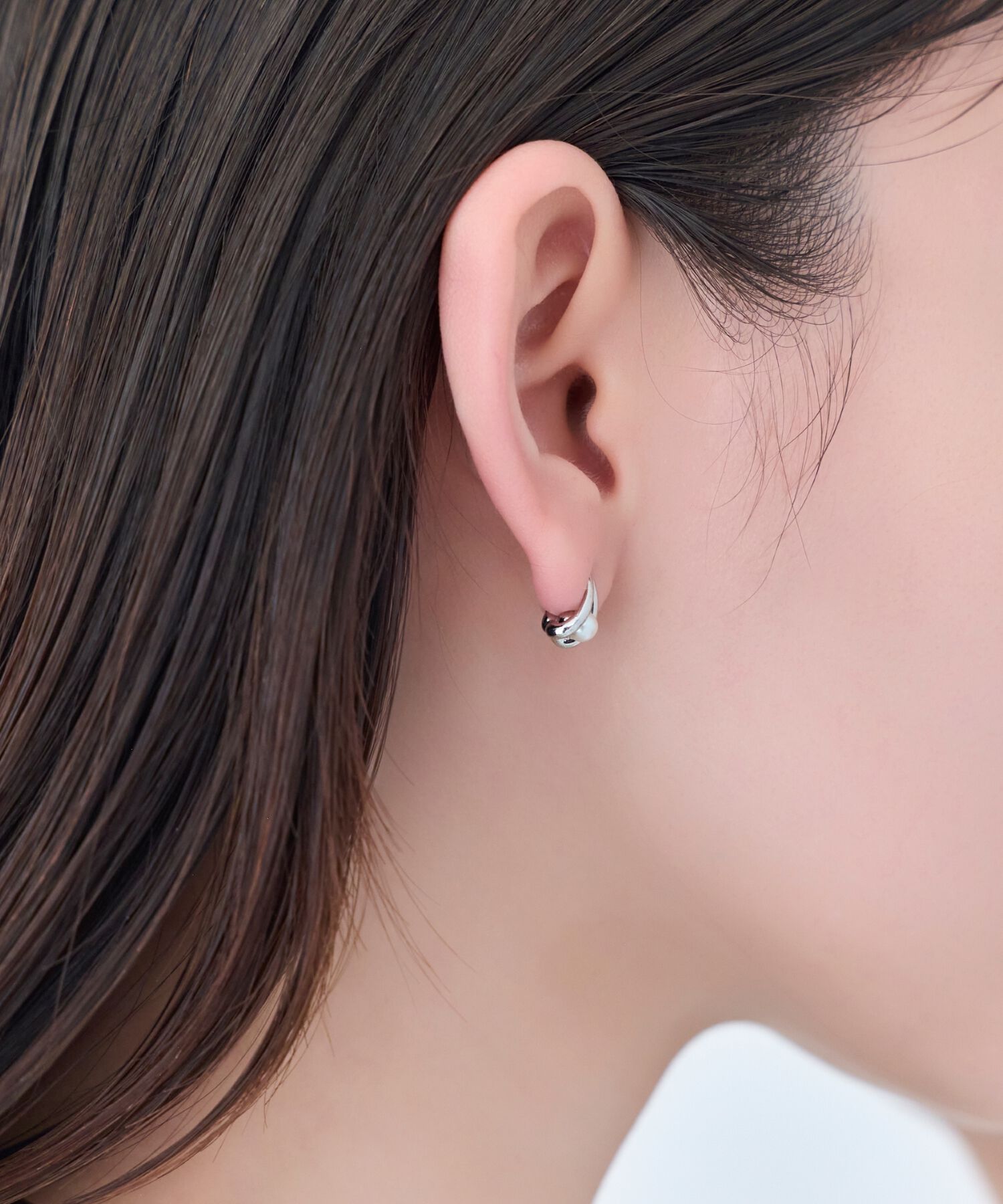 Phoebe「【痛くないシリーズ/金属アレルギー対応】ドロップパールライトフィットイヤリング　シルバー」|イヤリング|