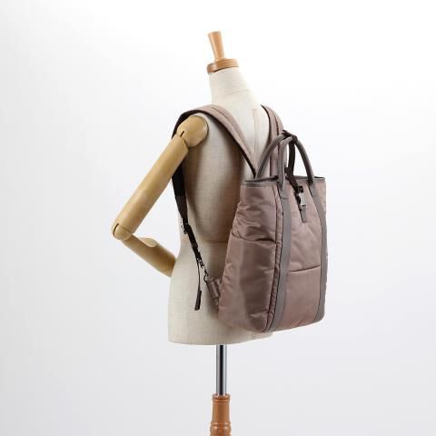 銀座かねまつ「MH25524NYLSTE 【本革】ナイロンリュック」|リュック|