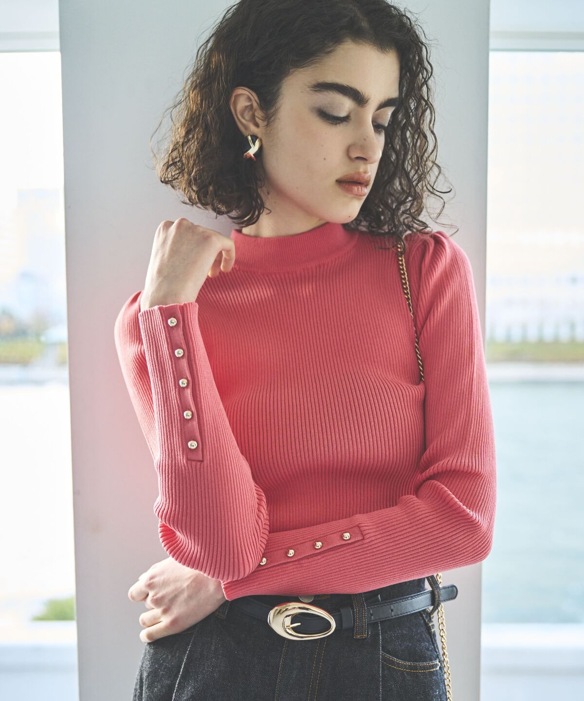 アンドクチュール「袖ボタンハイネックリブプルオーバー」|ニット・セーター|