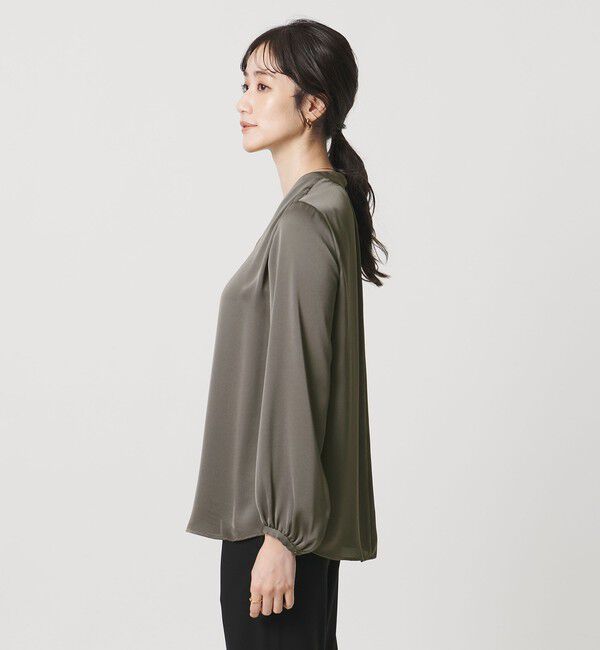 UNITED ARROWS「バック サテン Vネック ロングスリーブ ブラウス ‐ウォッシャブル‐」|シャツ・ブラウス|