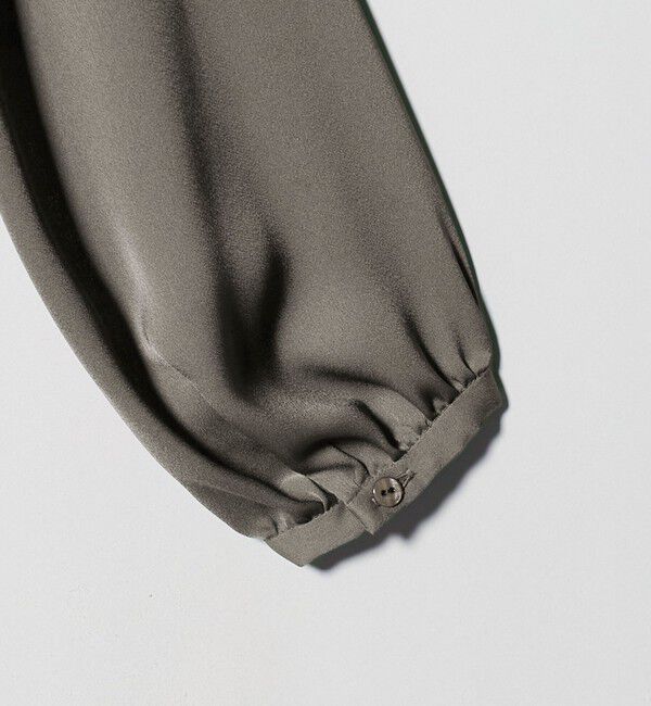 UNITED ARROWS「バック サテン Vネック ロングスリーブ ブラウス ‐ウォッシャブル‐」|シャツ・ブラウス|