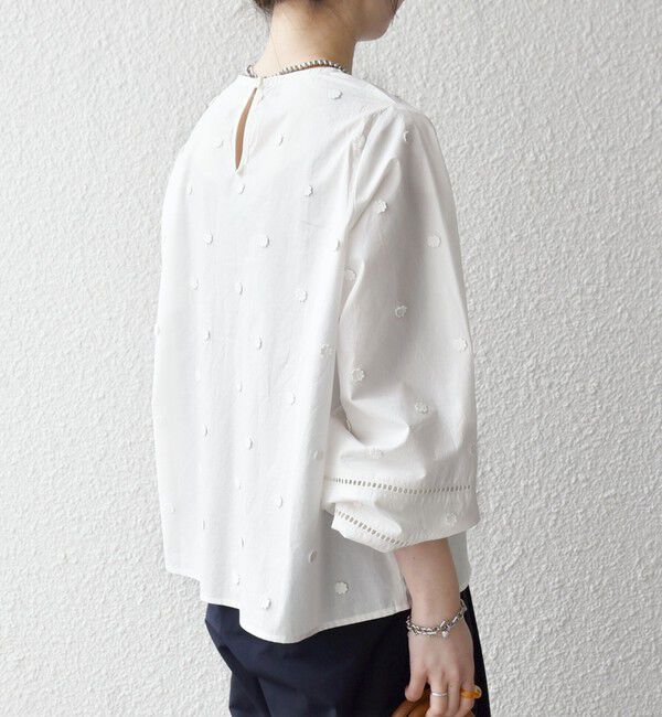 SHIPS any「《予約》【WEB限定】SHIPS any:〈洗濯機可能〉フラワー モチーフ ハシゴレース クルーネック ブラウス」|シャツ・ブラウス|