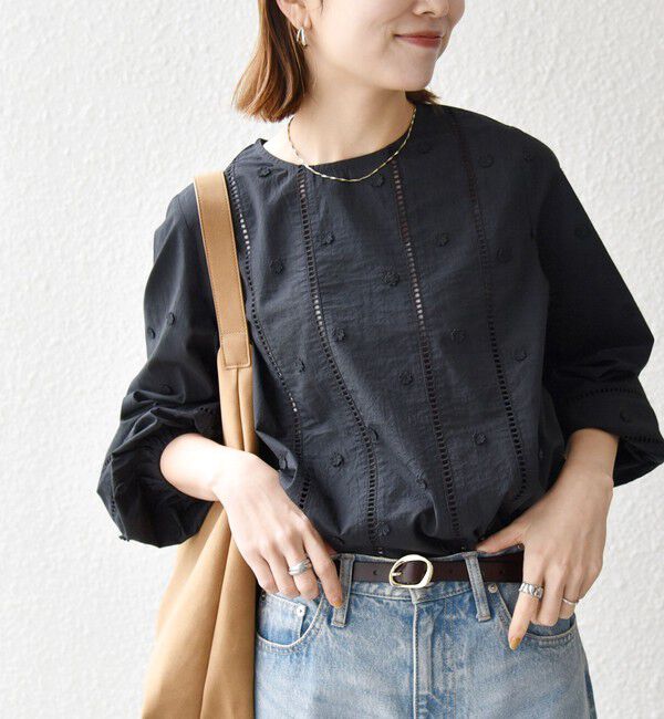 SHIPS any「《予約》【WEB限定】SHIPS any:〈洗濯機可能〉フラワー モチーフ ハシゴレース クルーネック ブラウス」|シャツ・ブラウス|ブラック