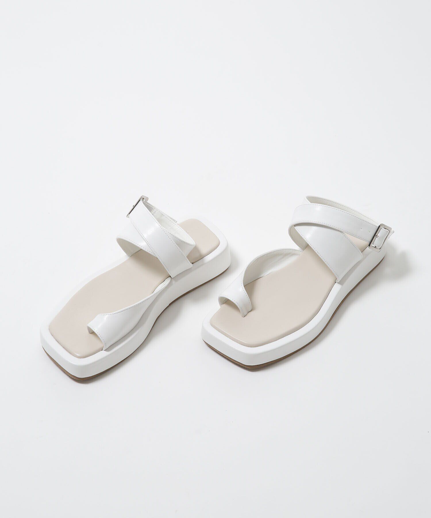 nano･universe「LB.03/クロスストラップサンダル」|サンダル|ホワイト