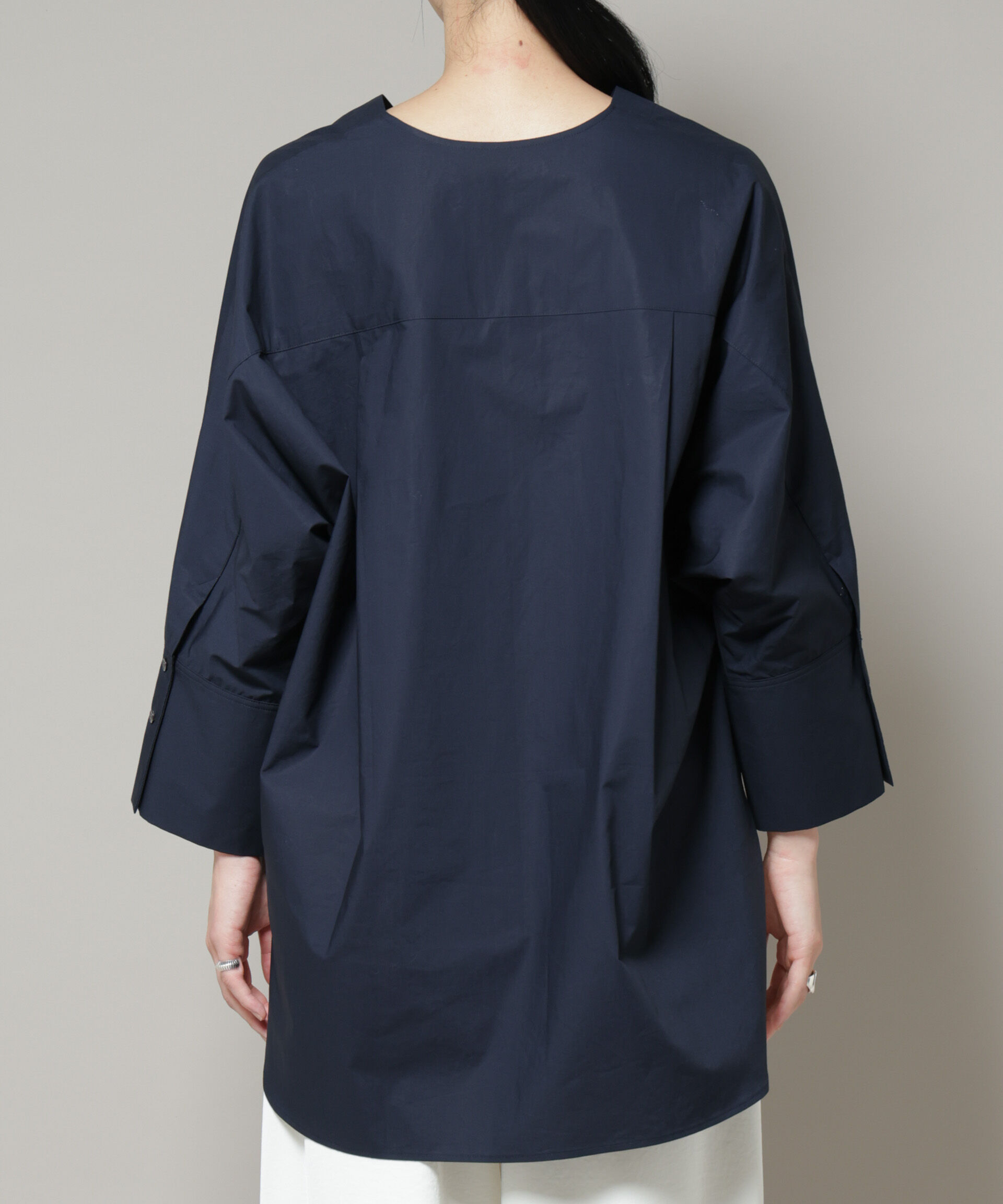 nano･universe「Vネックオーバーサイズシャツ」|シャツ・ブラウス|