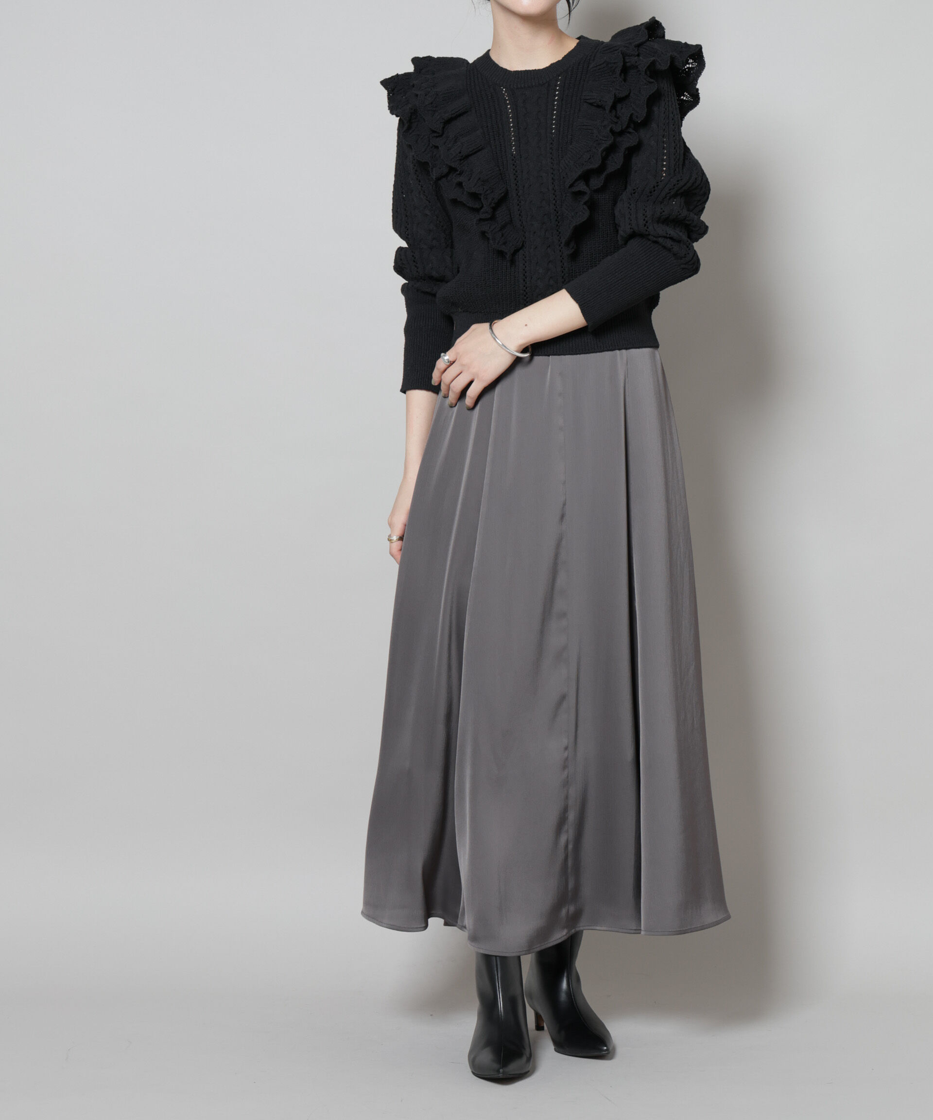 nano･universe「サテンフレアマキシスカート(セットアップ可)」|スカート|チャコール3