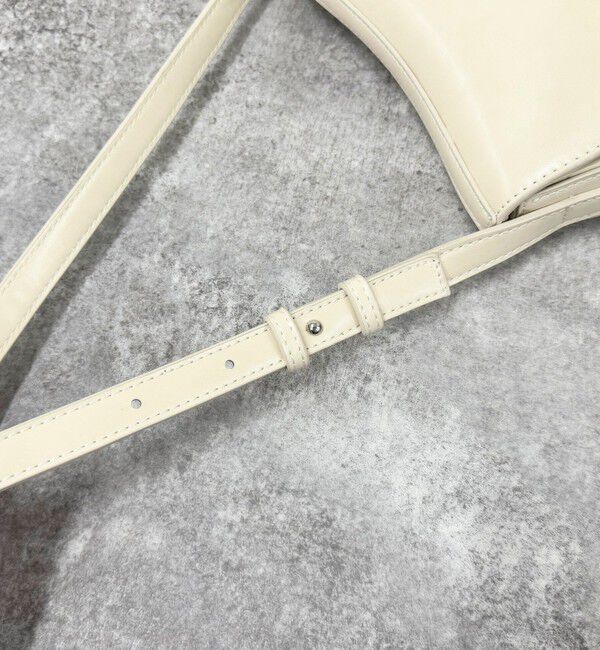 fredy emue「フラップラウンドワンショルバッグ」|ショルダー・メッセンジャー|