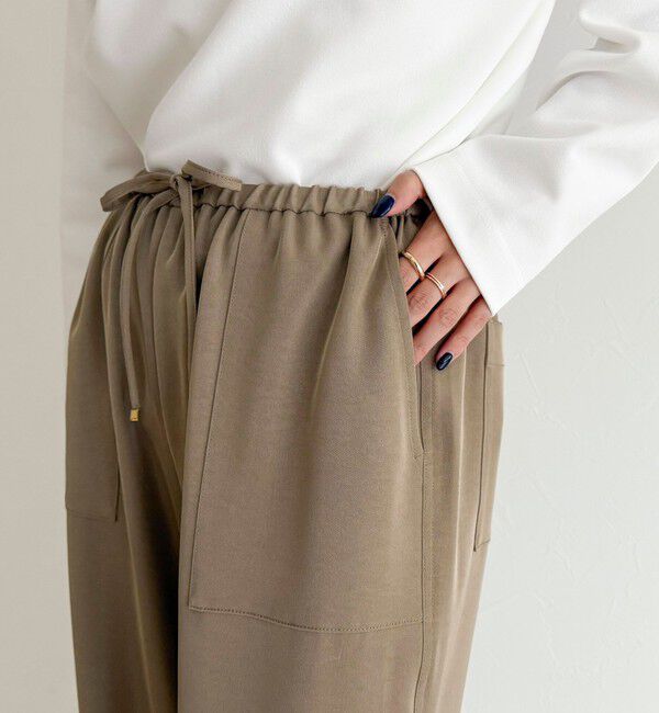 fredy emue「ツイルサテンイージーパンツ」|チノ|