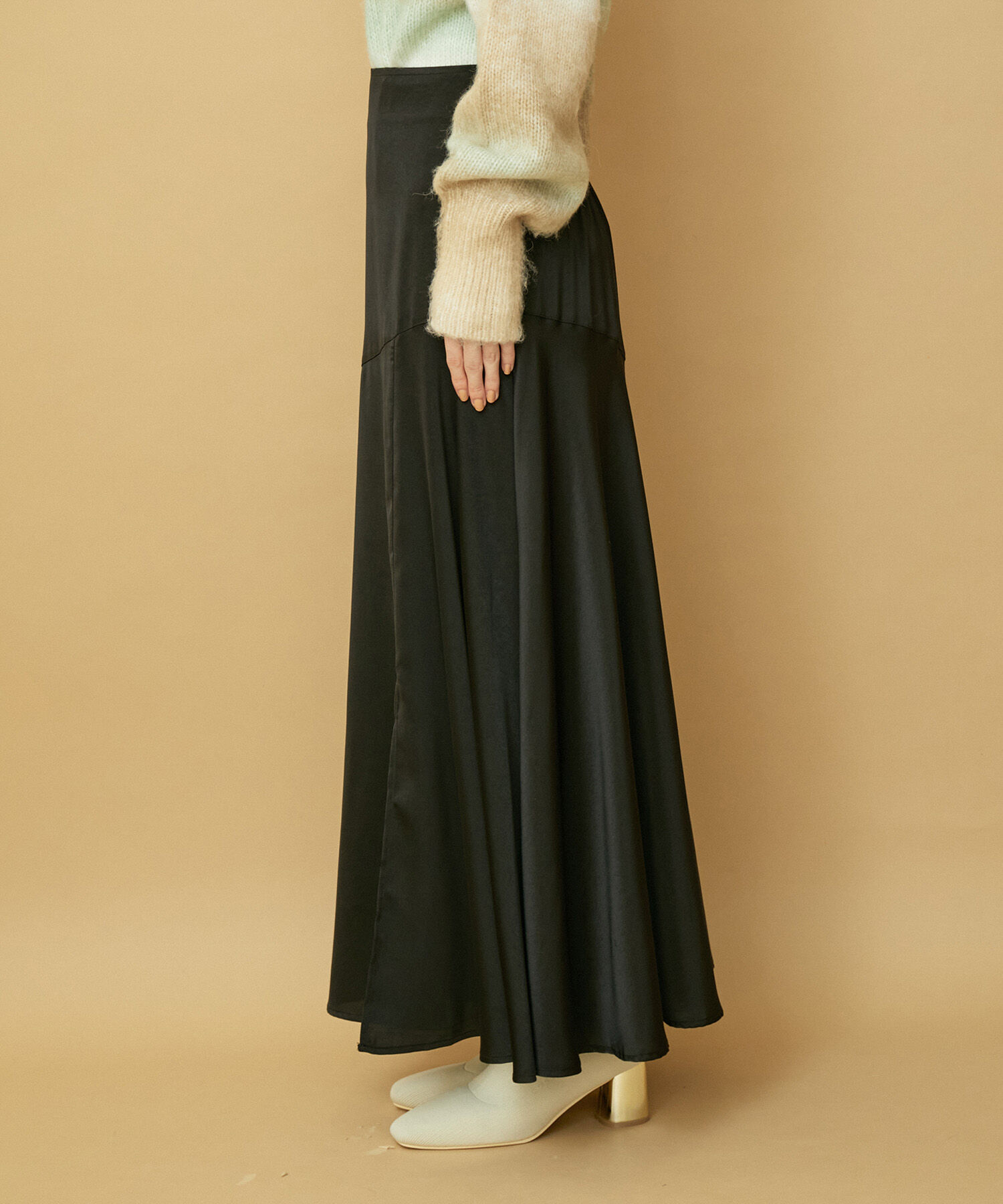 VIS「【洗える】サテンスリットフレアロングスカート」|スカート|