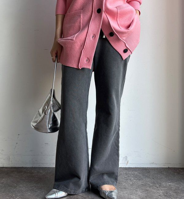  「【セットアップ対応】ピグメントフレアパンツ」|チノ|チャコールグレー