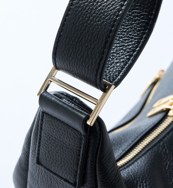  「【軽量◎】カーブレザーショルダーバッグ」|クラッチバッグ|