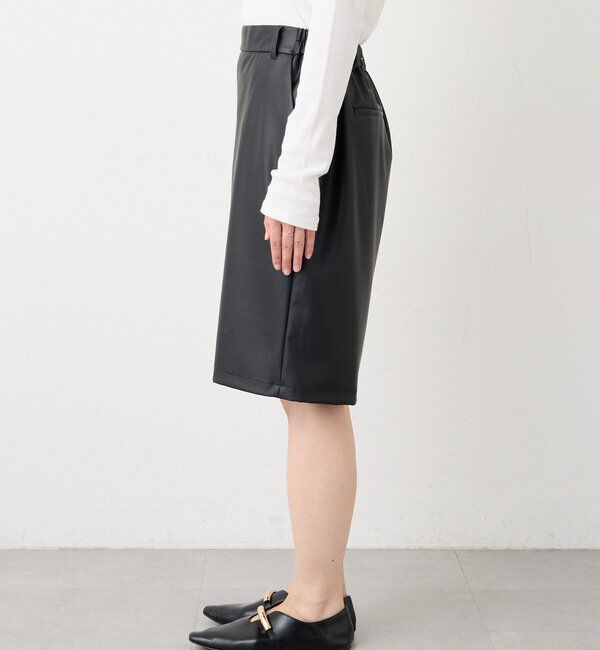  「【ハンサムな着こなしに】合皮ハーフパンツ」|チノ|