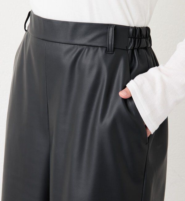  「【ハンサムな着こなしに】合皮ハーフパンツ」|チノ|