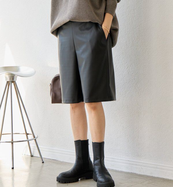  「【ハンサムな着こなしに】合皮ハーフパンツ」|チノ|