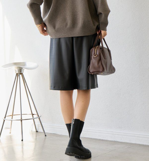  「【ハンサムな着こなしに】合皮ハーフパンツ」|チノ|