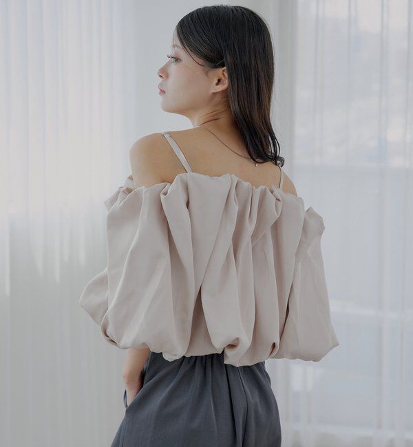  「【SALON by Chico】ギャザーバルーンオフショルブラウス」|シャツ・ブラウス|