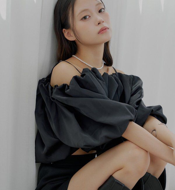  「【SALON by Chico】ギャザーバルーンオフショルブラウス」|シャツ・ブラウス|