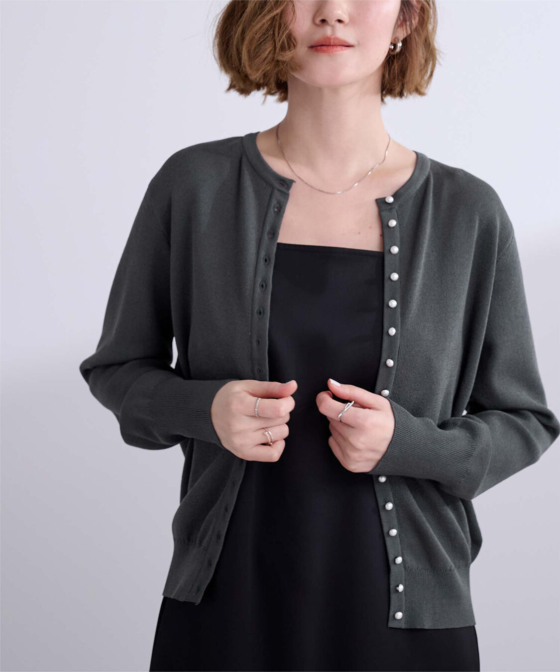 ur's「2wayパール釦ニットカーディガン」|ニット・セーター|