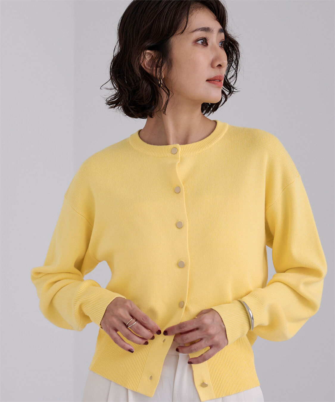 ur's「マット釦クルーネックニットカーディガン」|カーディガン|