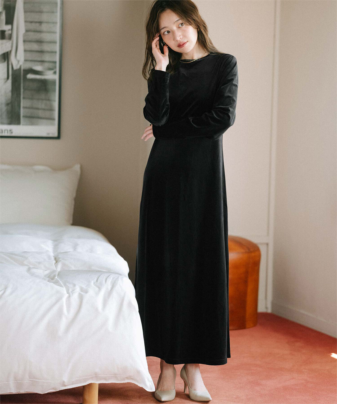 ur's「【yukiさんコラボアイテム】バックリボンフィットアンドフレアベロアワンピース」|ワンピース|ブラック