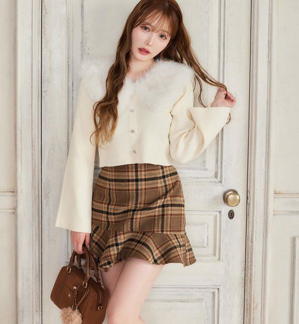  「衿ファーキラキラ釦ニット」|ニット・セーター|