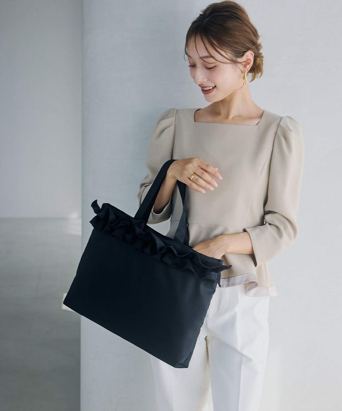 Maglie le cassetto「《M Maglie le cassetto&times;吉田理紗》フリルトートバッグ」|トートバッグ|ブラック