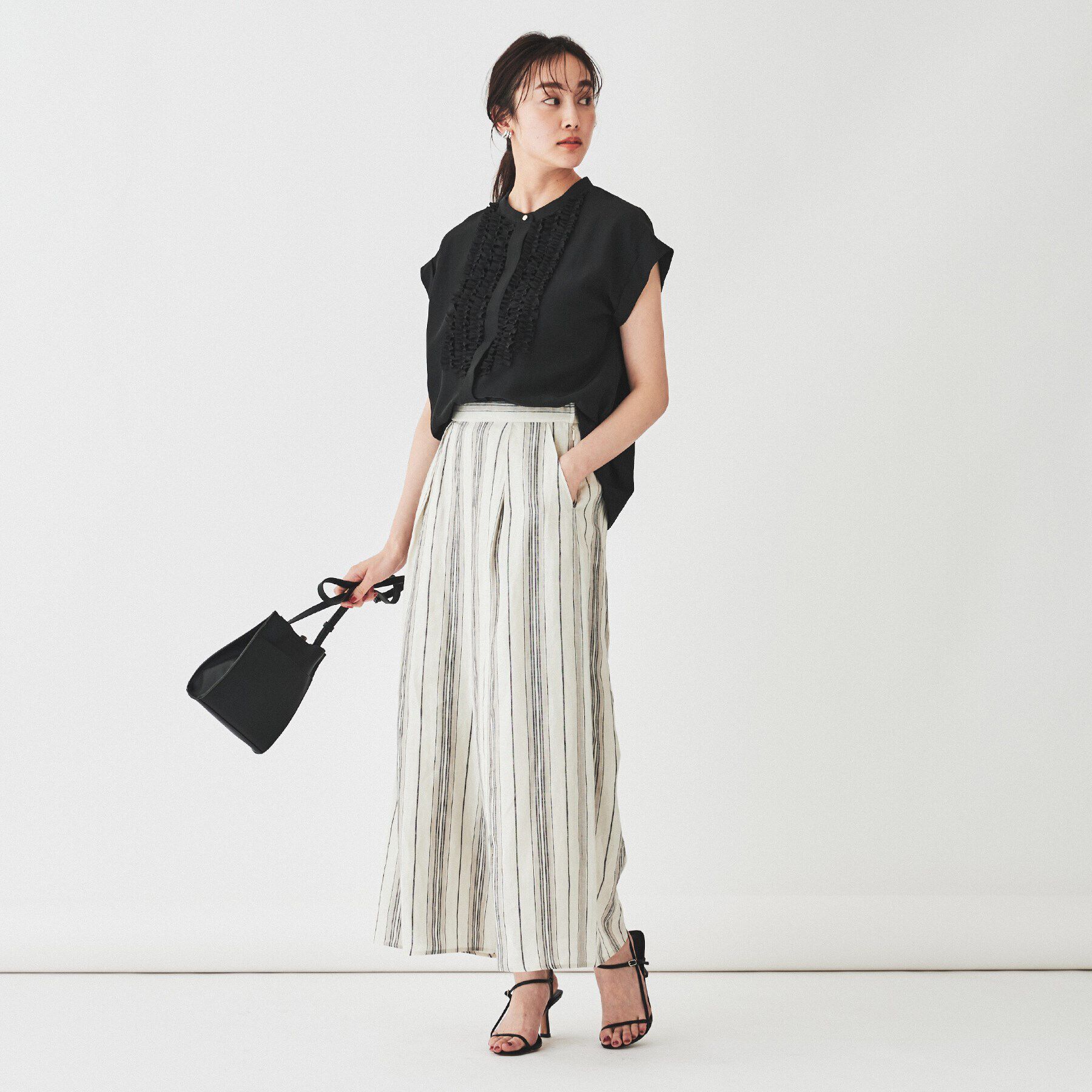 UNTITLED「【華やか／夏ブラウス】半袖フリルブラウス」|シャツ・ブラウス|