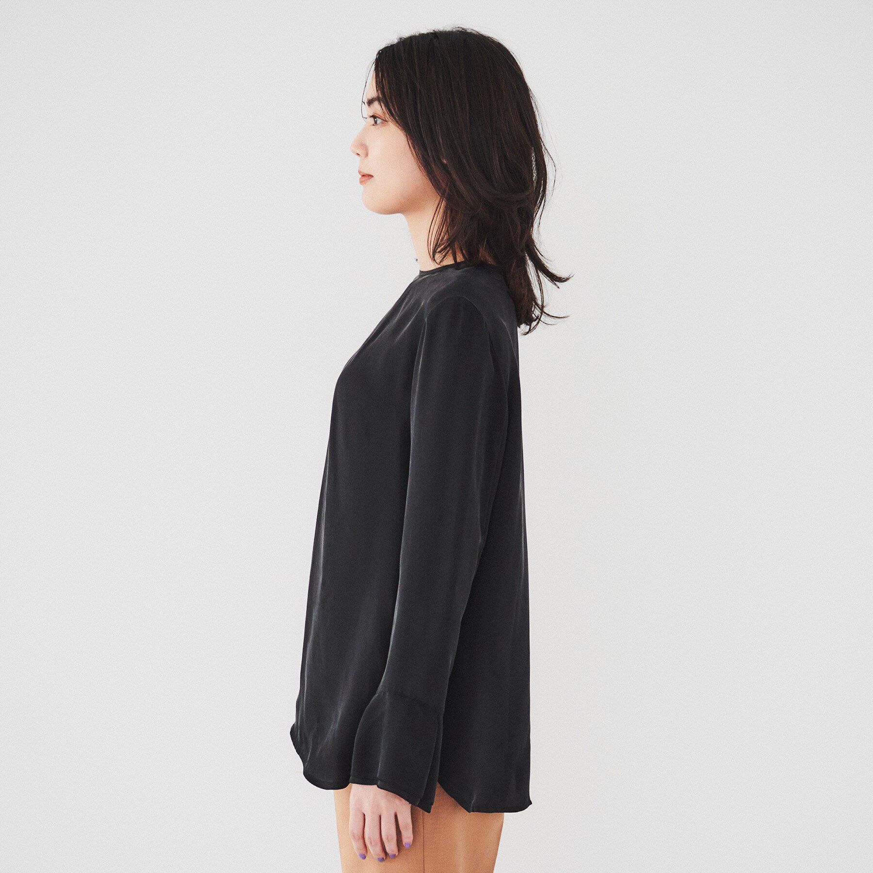 UNTITLED「【日本製/シーズンレス/重ね着にもおすすめ】シルキータッチブラウス」|シャツ・ブラウス|