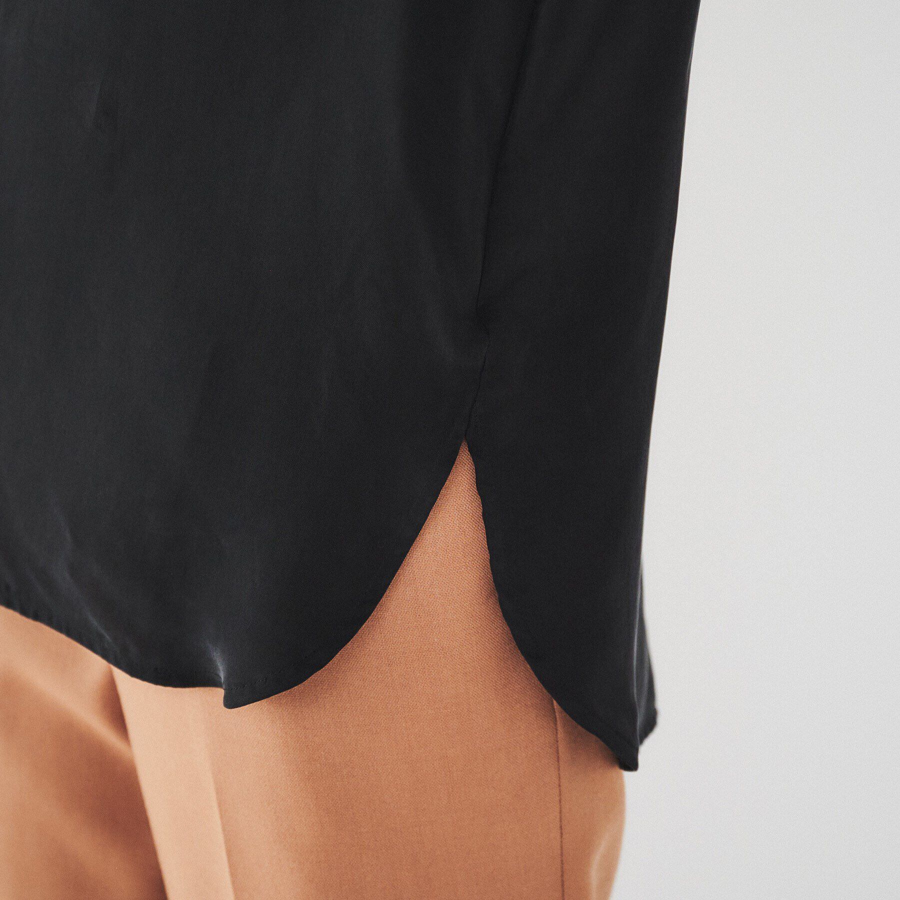 UNTITLED「【日本製/シーズンレス/重ね着にもおすすめ】シルキータッチブラウス」|シャツ・ブラウス|