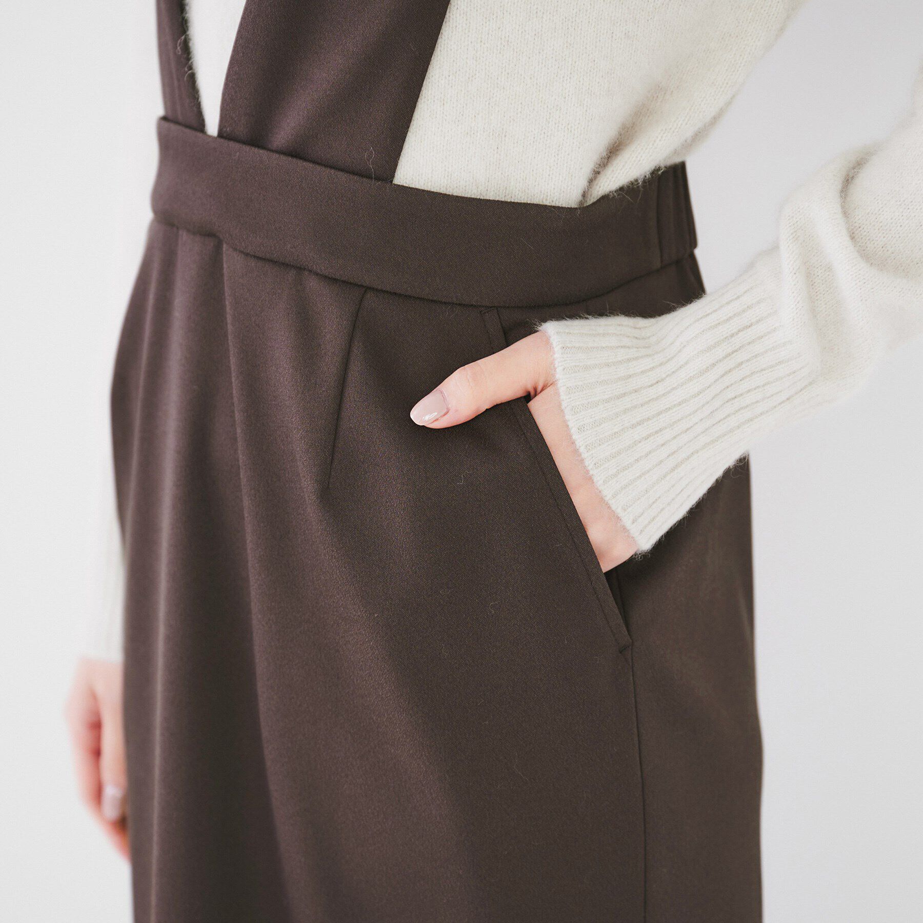 UNTITLED「【肩紐取り外し可/日本製/ミモレ丈】2WAYジャンパースカート」|スカート|