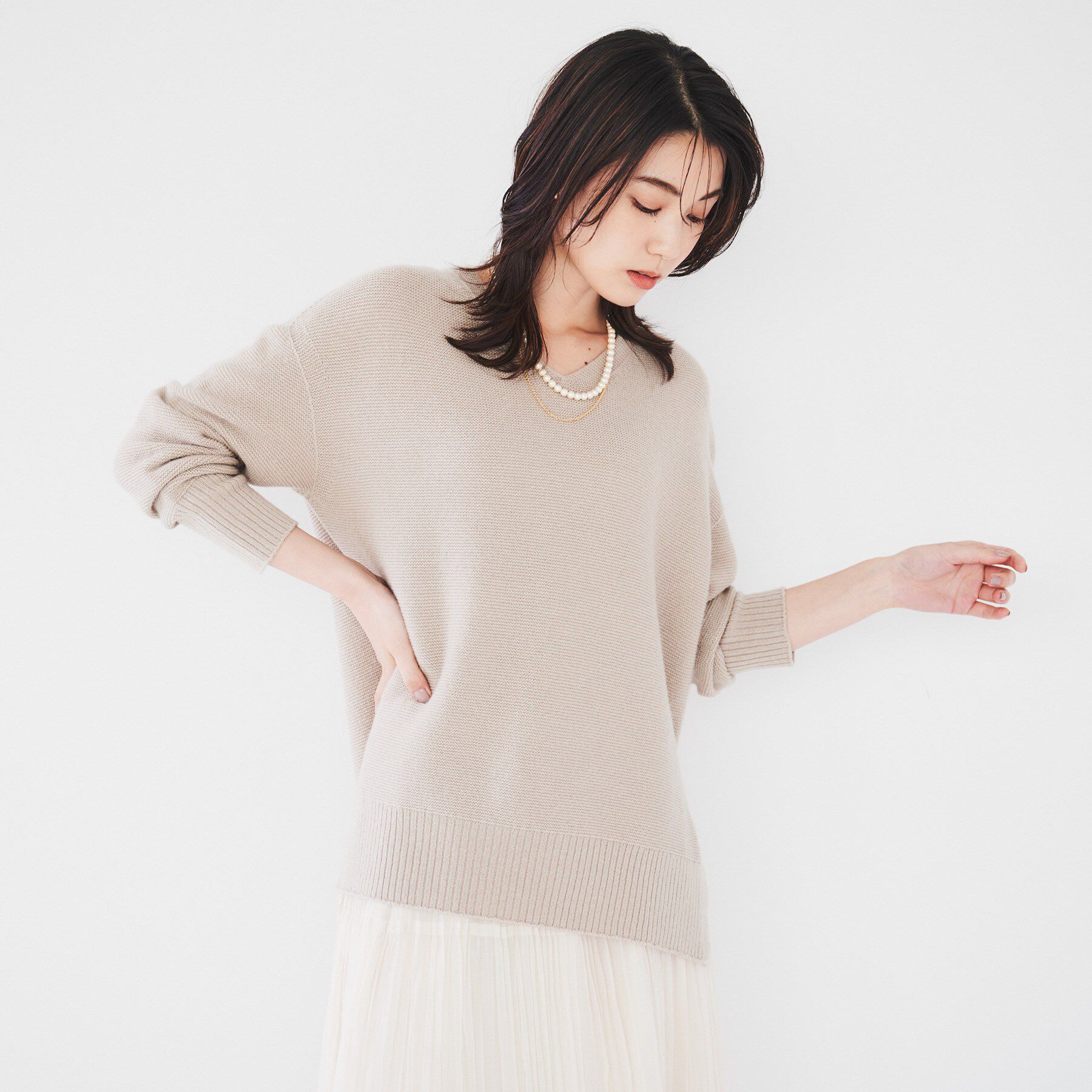 UNTITLED「【体型カバー/日本製/洗える】ウールシルクカシミヤミックス Vネックプルオーバーニット」|ニット・セーター|