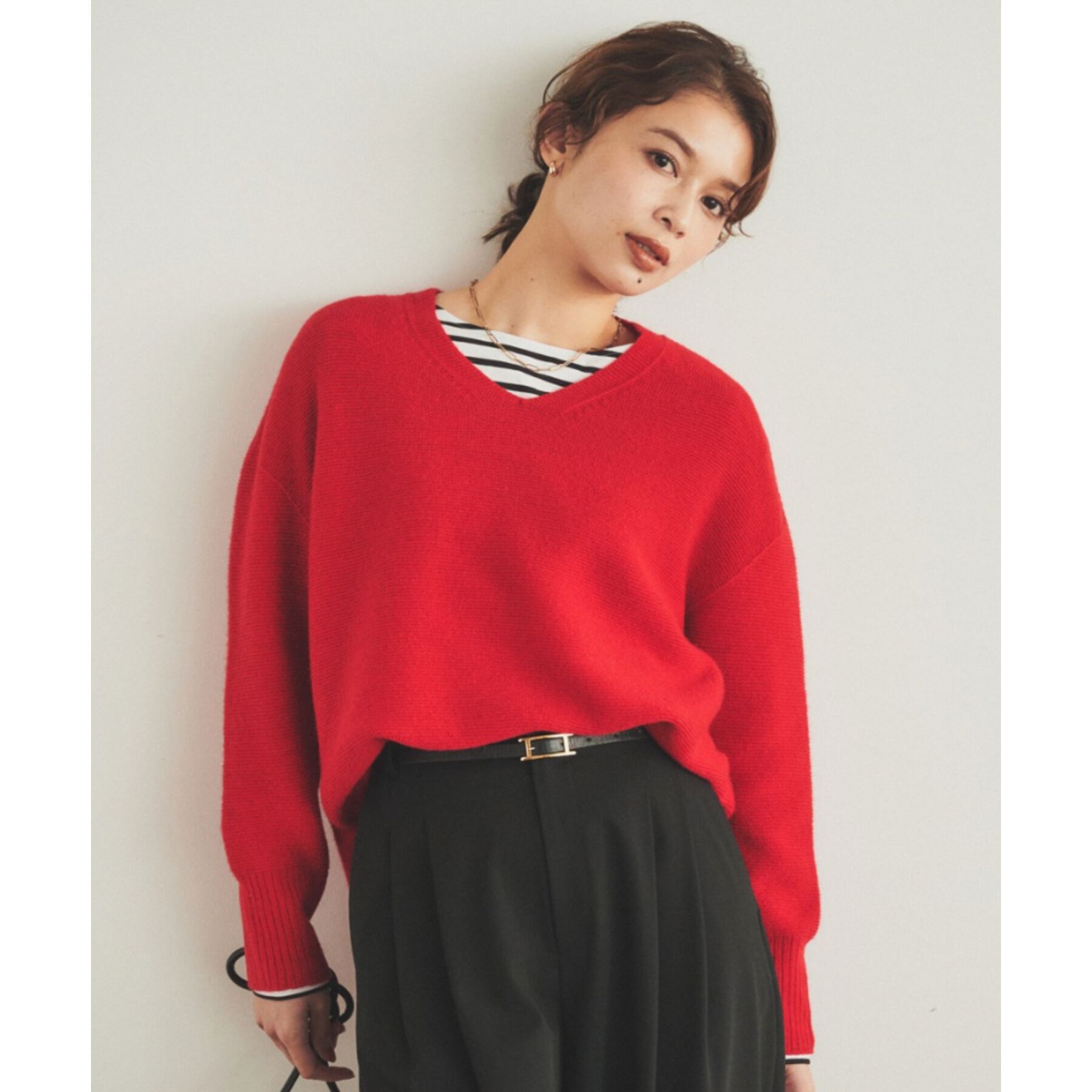 UNTITLED「【体型カバー/日本製/洗える】ウールシルクカシミヤミックス Vネックプルオーバーニット」|ニット・セーター|