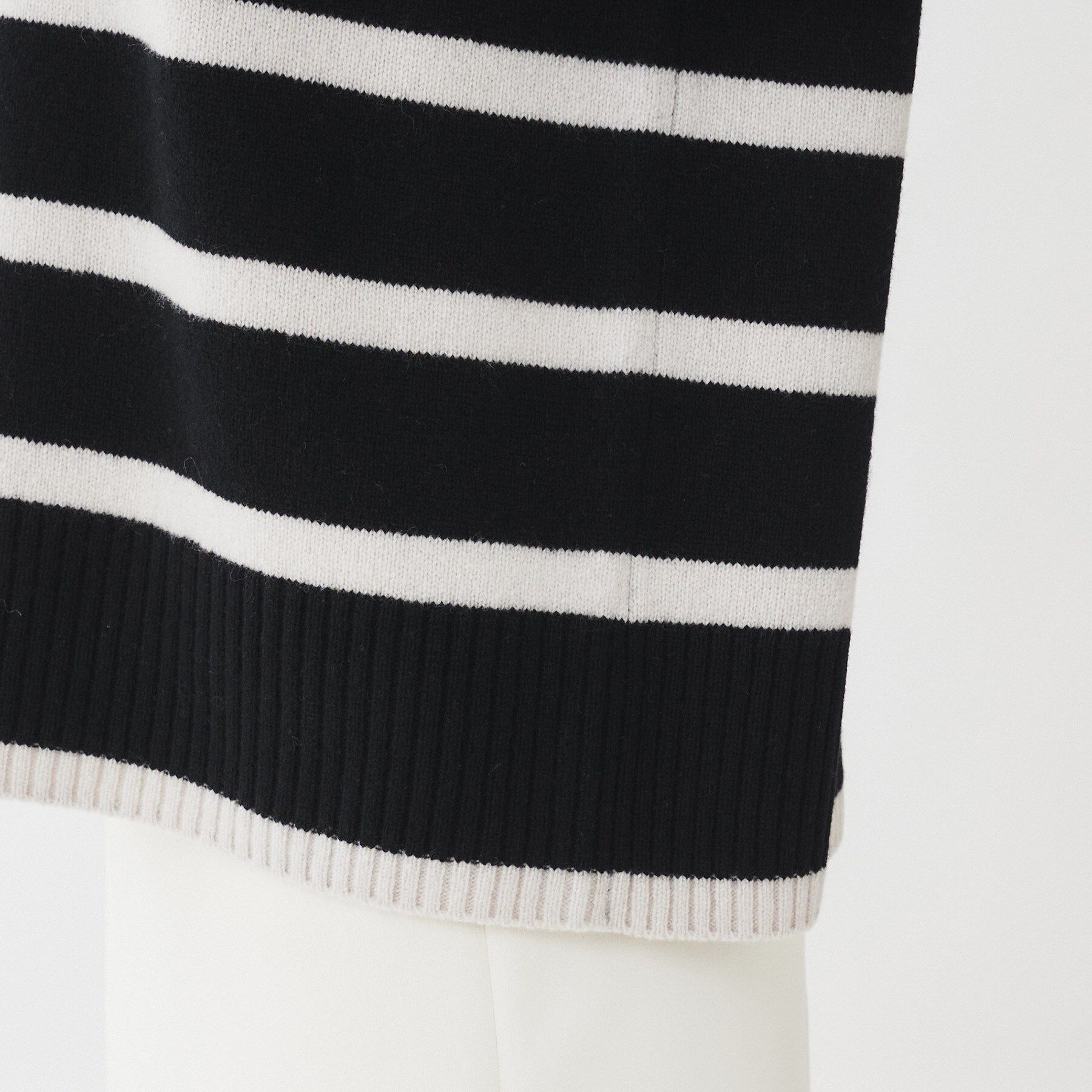 UNTITLED「ラムウールカシミヤ ボトルネックプルオーバーニット」|ニット・セーター|