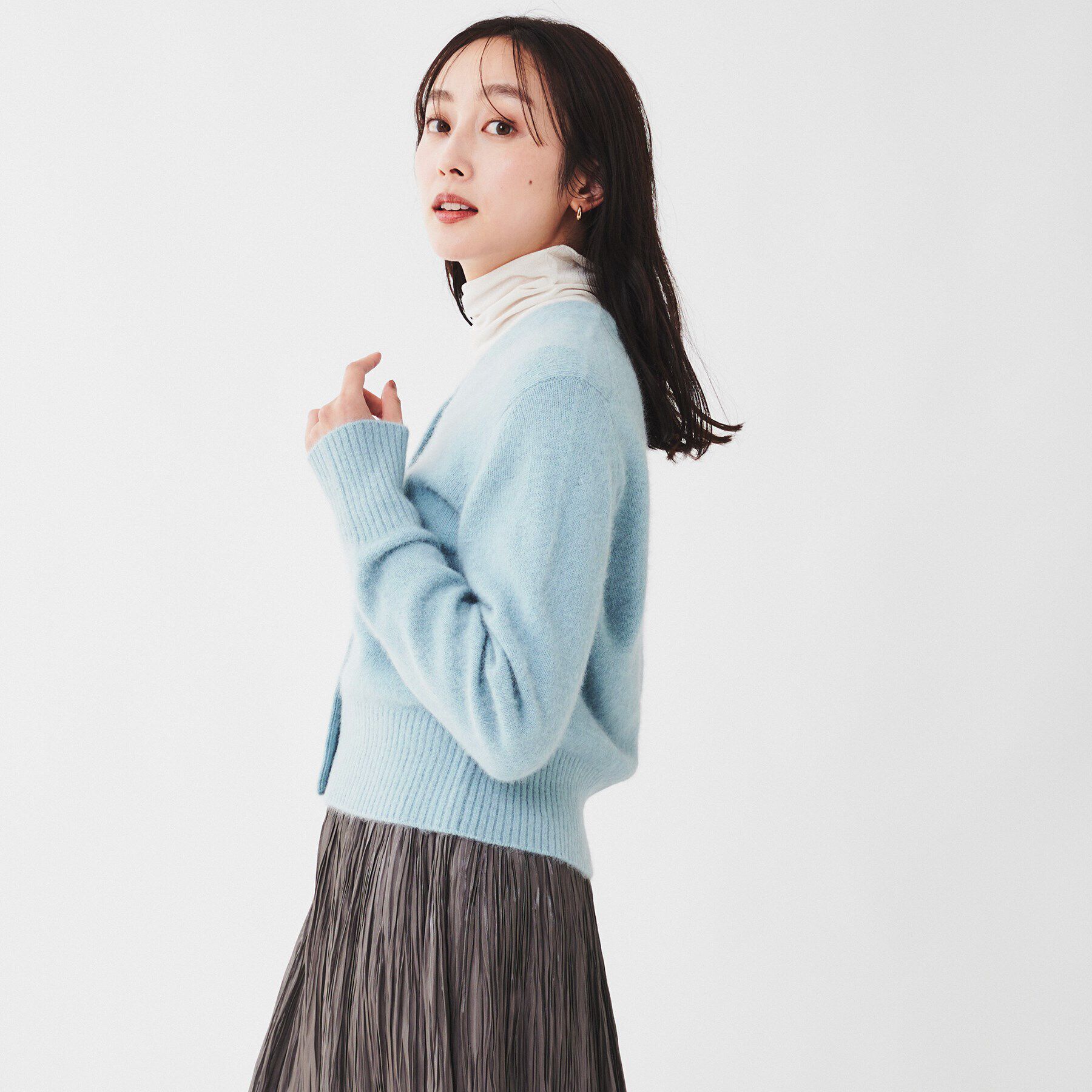 UNTITLED「【ショート丈/一枚着も可能】ウールフォックス Vネックカーディガン」|カーディガン|