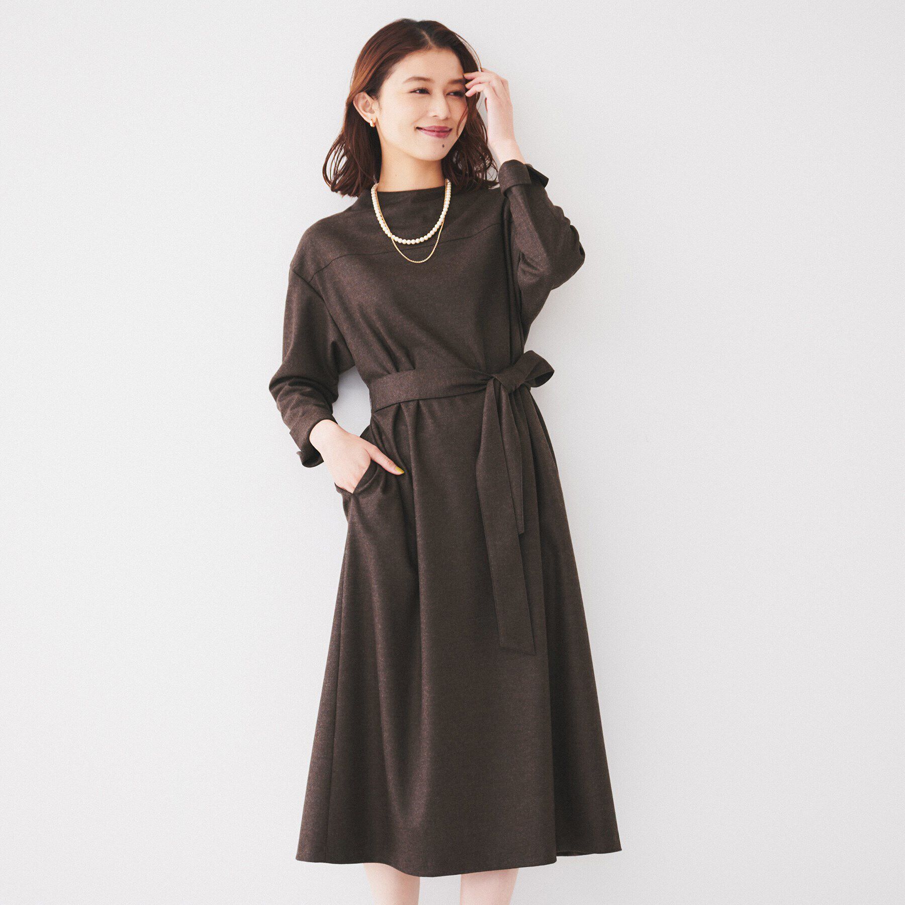 UNTITLED「【ポケットあり/きれいめ】ベルト付きモックネックワンピース」|ワンピース|
