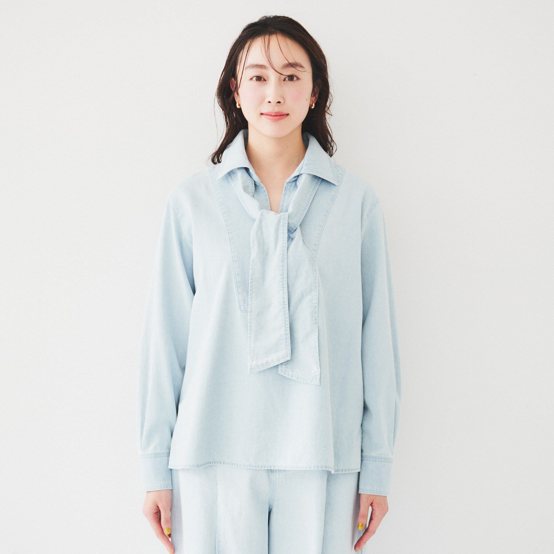 UNTITLED「ボウタイ付きデニムシャツ」|シャツ・ブラウス|