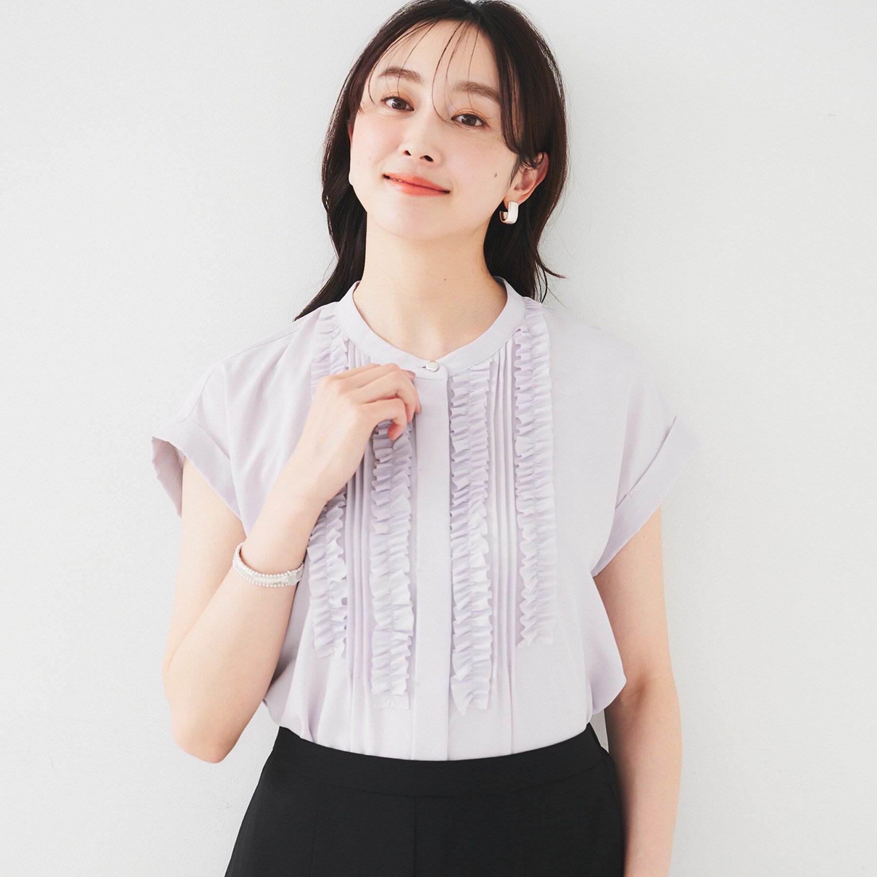 UNTITLED「【吸水速乾/UVケア】フィブリルフリルブラウス」|シャツ・ブラウス|ライトグレー(011