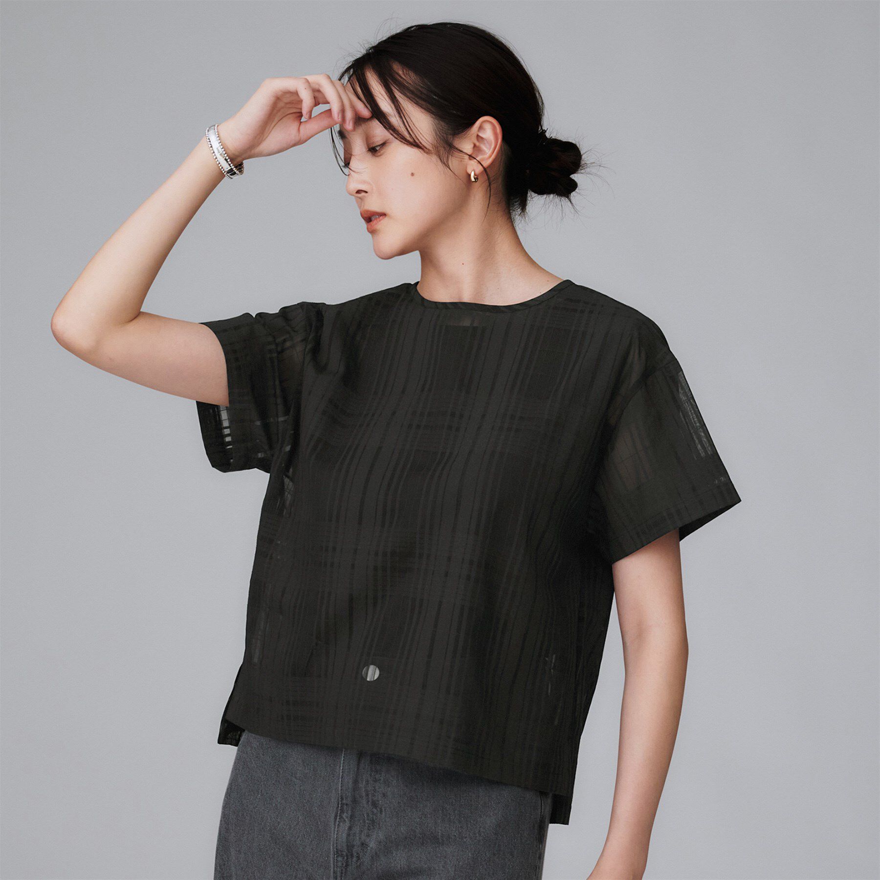 UNTITLED「【セットアップ可/エレガント】シアーチェックTブラウス」|シャツ・ブラウス|チャコールグレー(0