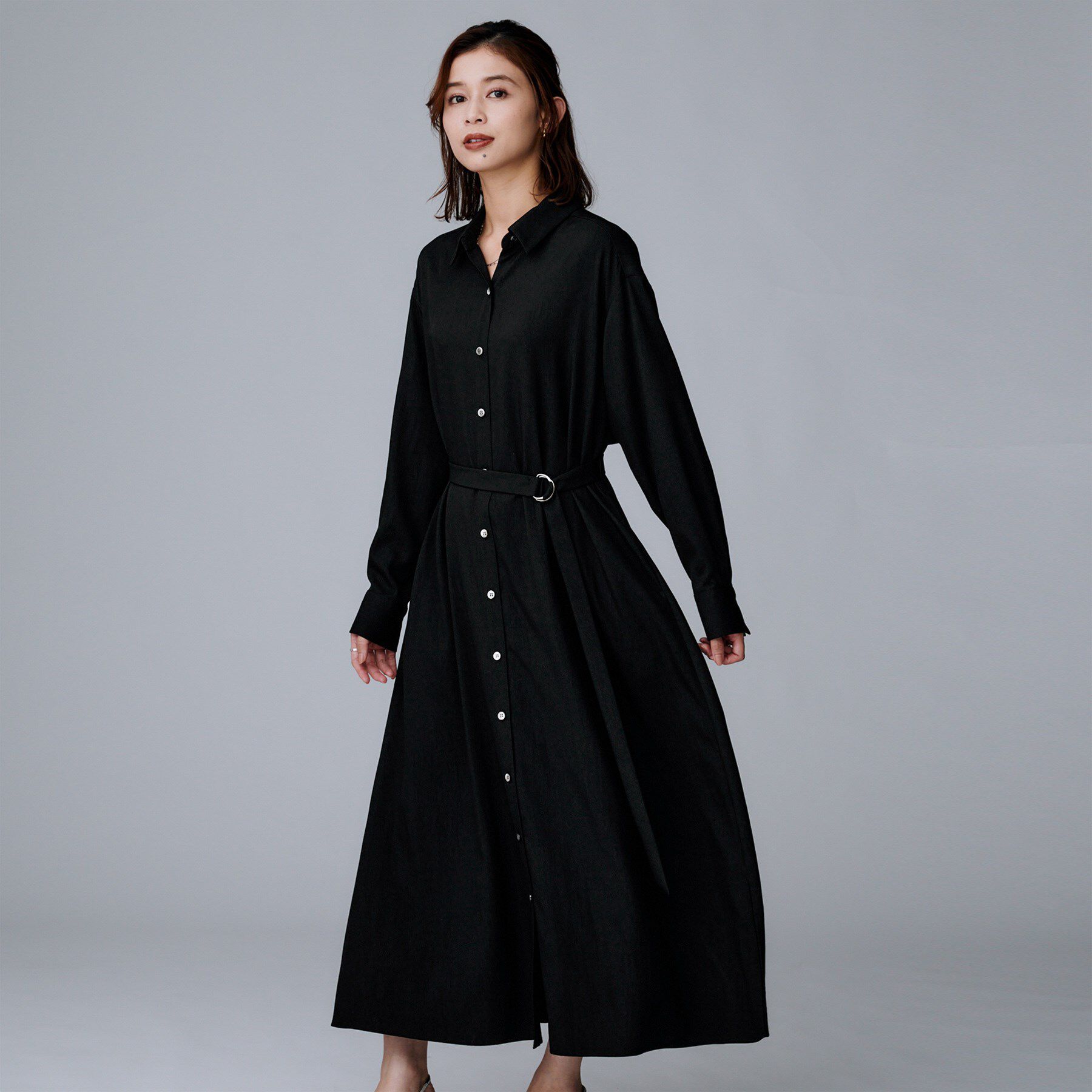 UNTITLED「【前開きボタン/ベルト付/羽織シャツ/】2WAYトレンチ風ワンピース」|ワンピース|