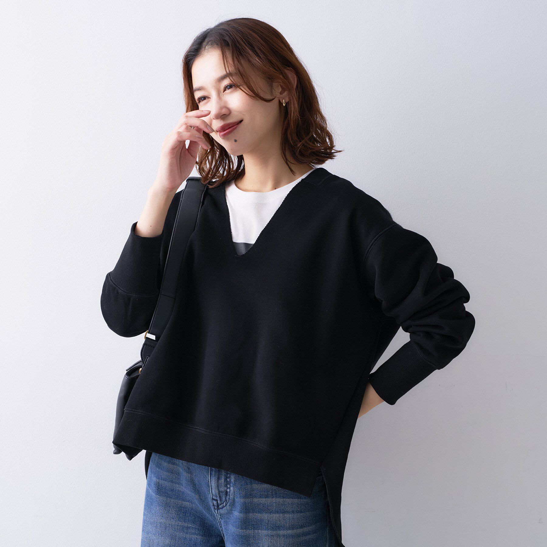 UNTITLED「【Liyoca】ソフト裏毛Vネックプルオーバー」|Tシャツ・カットソー|ブラック(019)