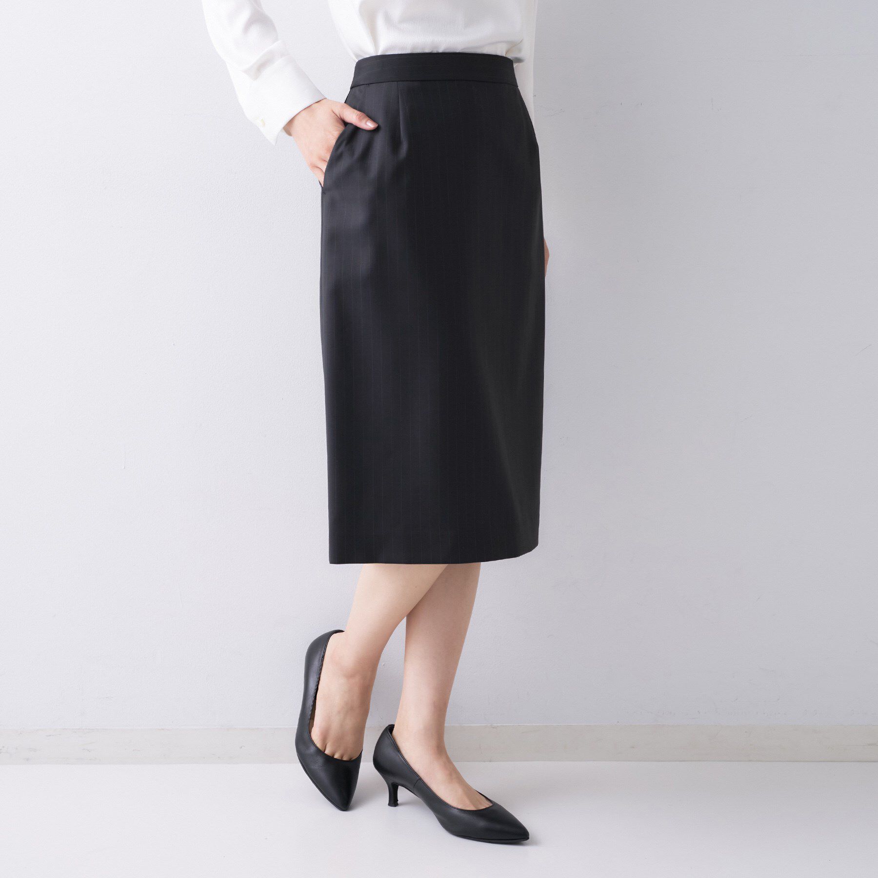 UNTITLED「【仕事着/スーツ】プレミアムタイトスカート」|スカート|