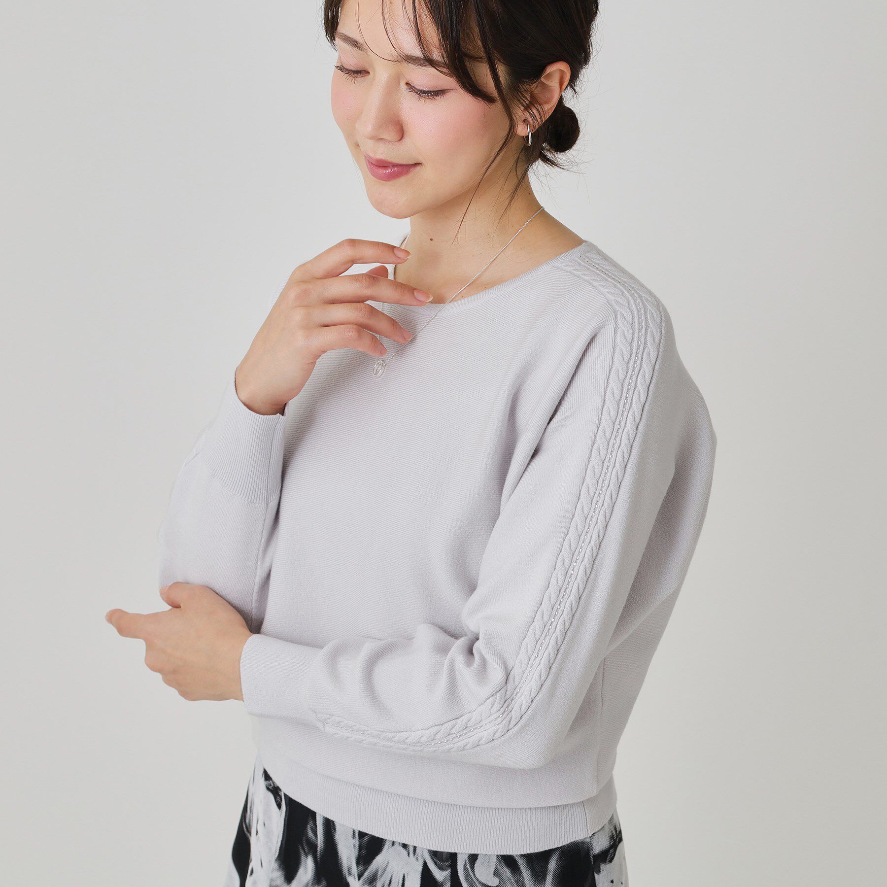 COUP DE CHANCE「【手洗い可】ケーブルビーズ袖デザインニット」|ニット・セーター|