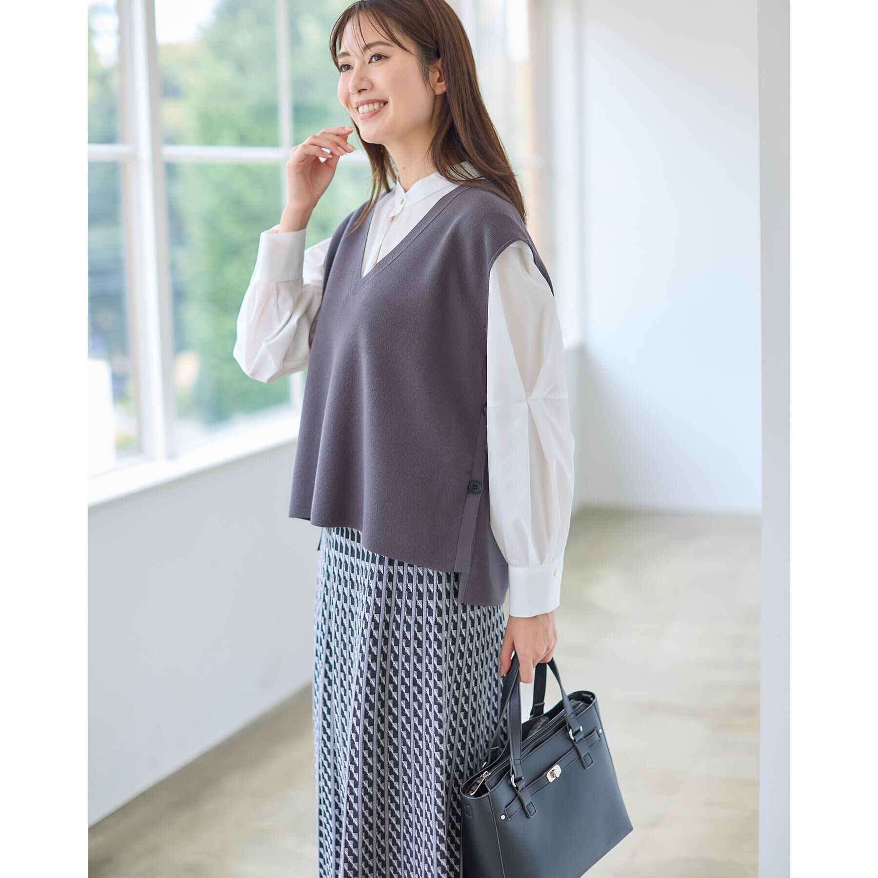 Reflect「【WEB先行カラーあり／セットアップ可】Vネックニットベスト」|ベスト・ジレ|