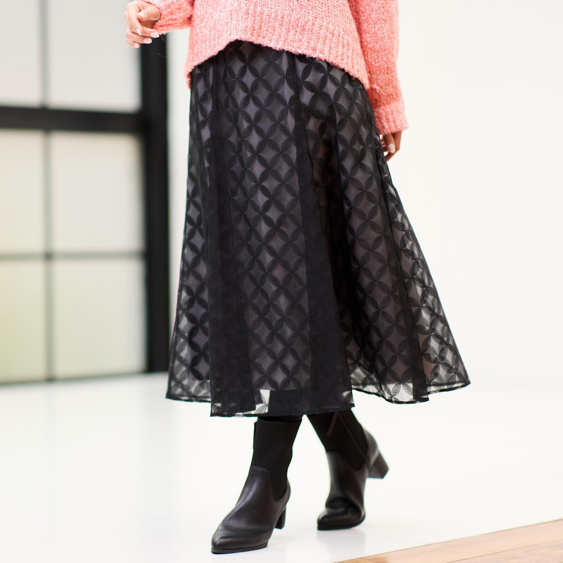 Reflect「【ウエストリボン付き】フラワー柄シアーフレアスカート」|スカート|ブラック(419)