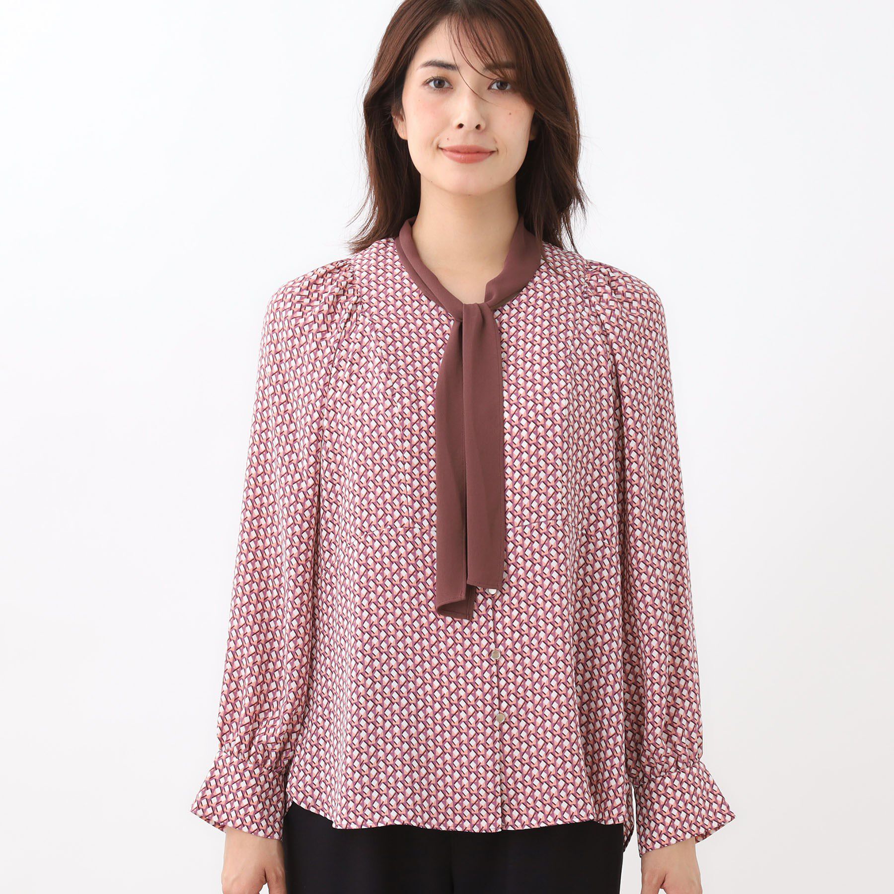 Reflect「【レイヤードに◎】ボウタイプリントブラウス」|シャツ・ブラウス|