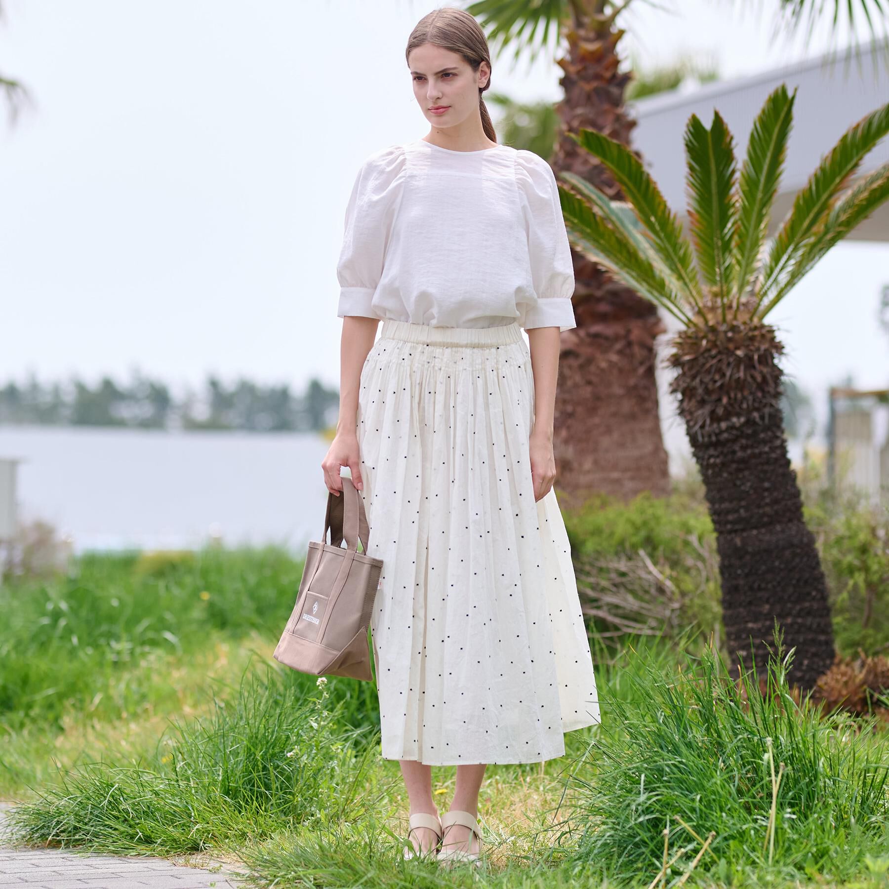 DRESSTERIOR「【洗える/清涼感】ボリュームスリーブバックジップブラウス」|シャツ・ブラウス|