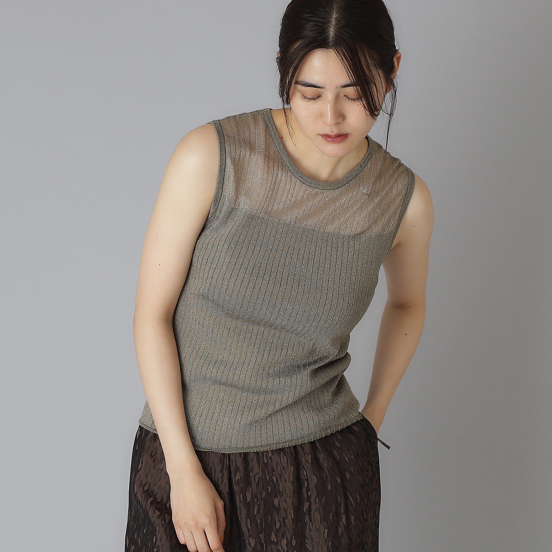 DRESSTERIOR「デコルテシアーノースリーブニット」|ニット・セーター|