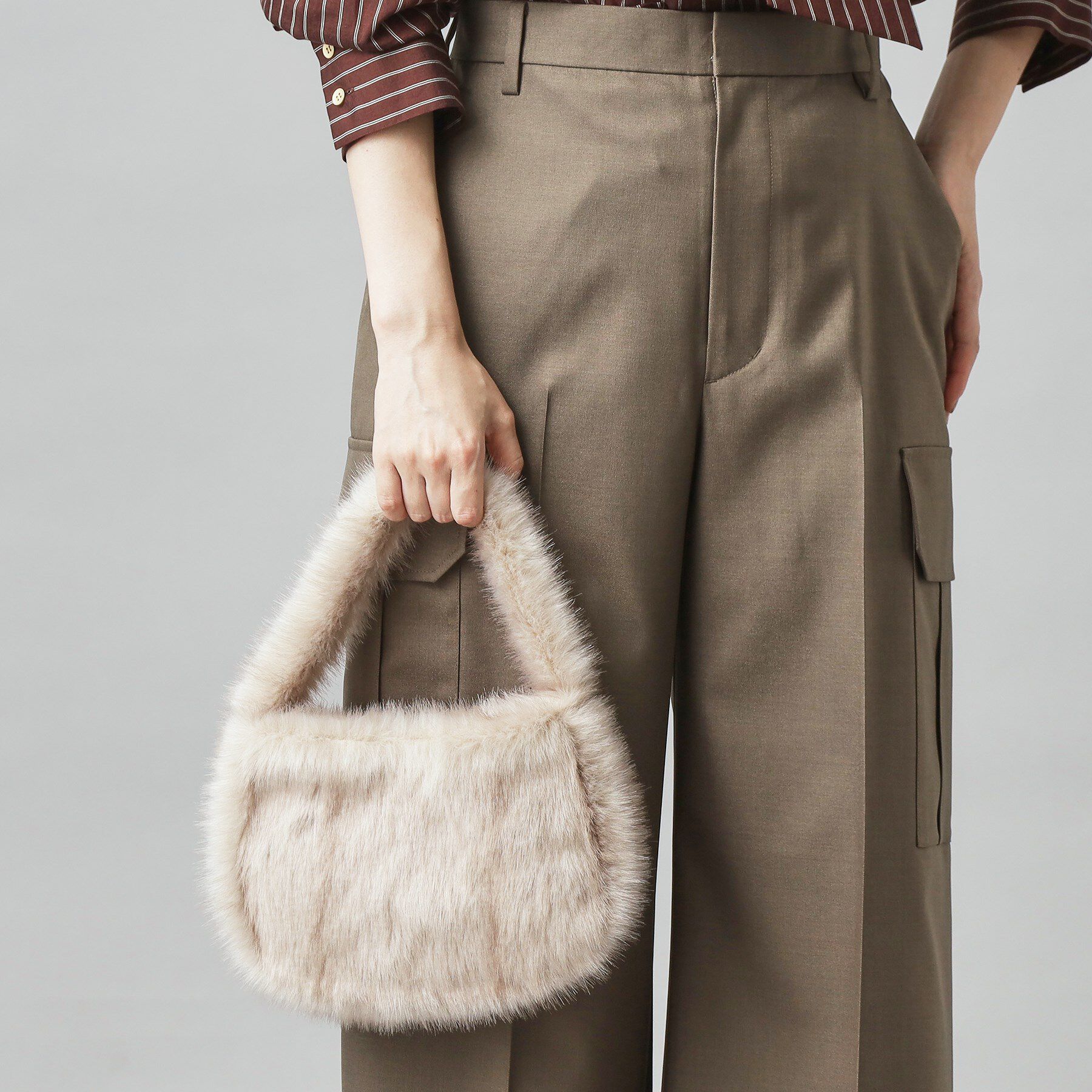 DRESSTERIOR「【CLASSY.12月号掲載】コンパクトフェイクファーバッグ」|ハンドバッグ|